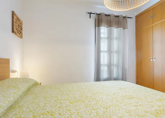Duplex Moderno Alameda Hercules דירה *
